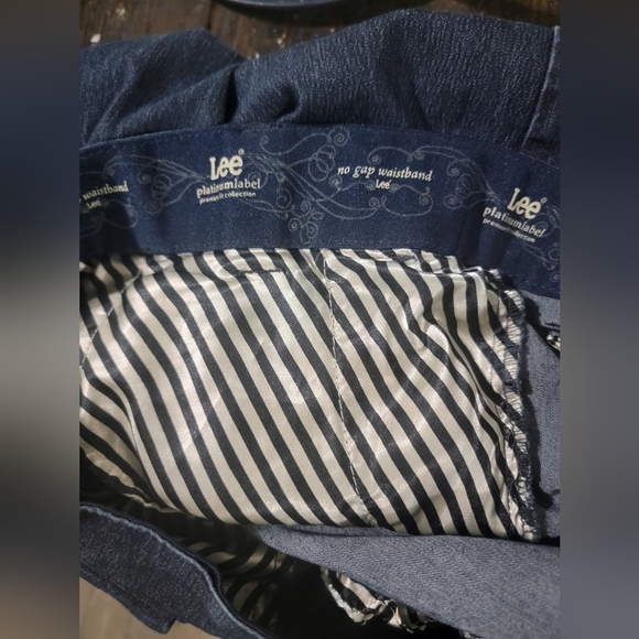 Lee Blue Flare Wide Leg Jeans with Timeless Appeal - Picture 6 of 8